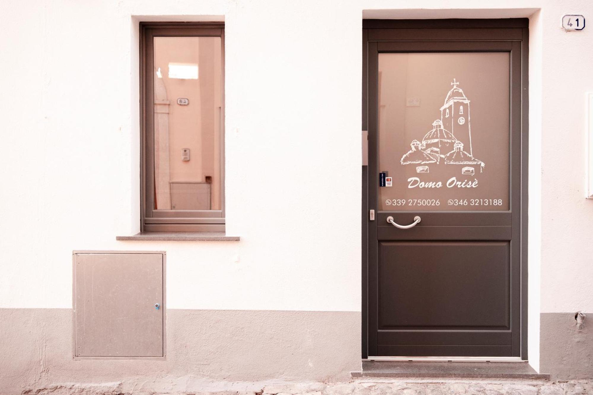 אורוסיי Domo Orise Alloggio In Pieno Centro מראה חיצוני תמונה